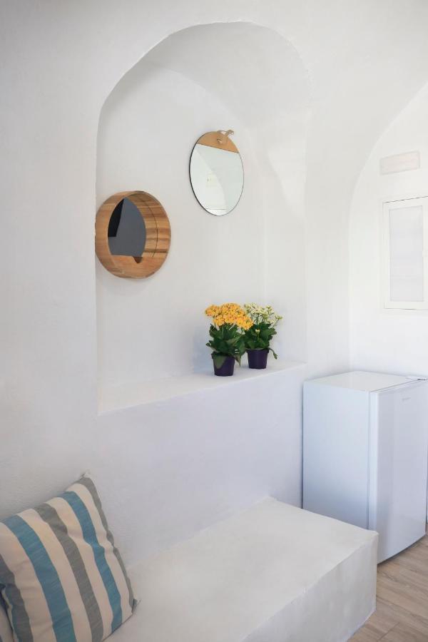 Apartment Stoa Cave Messaria (Santorini)